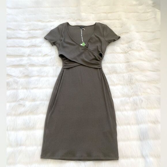 Guess NWT Cecille Wrap Dress (S) - Picture 6 of 8